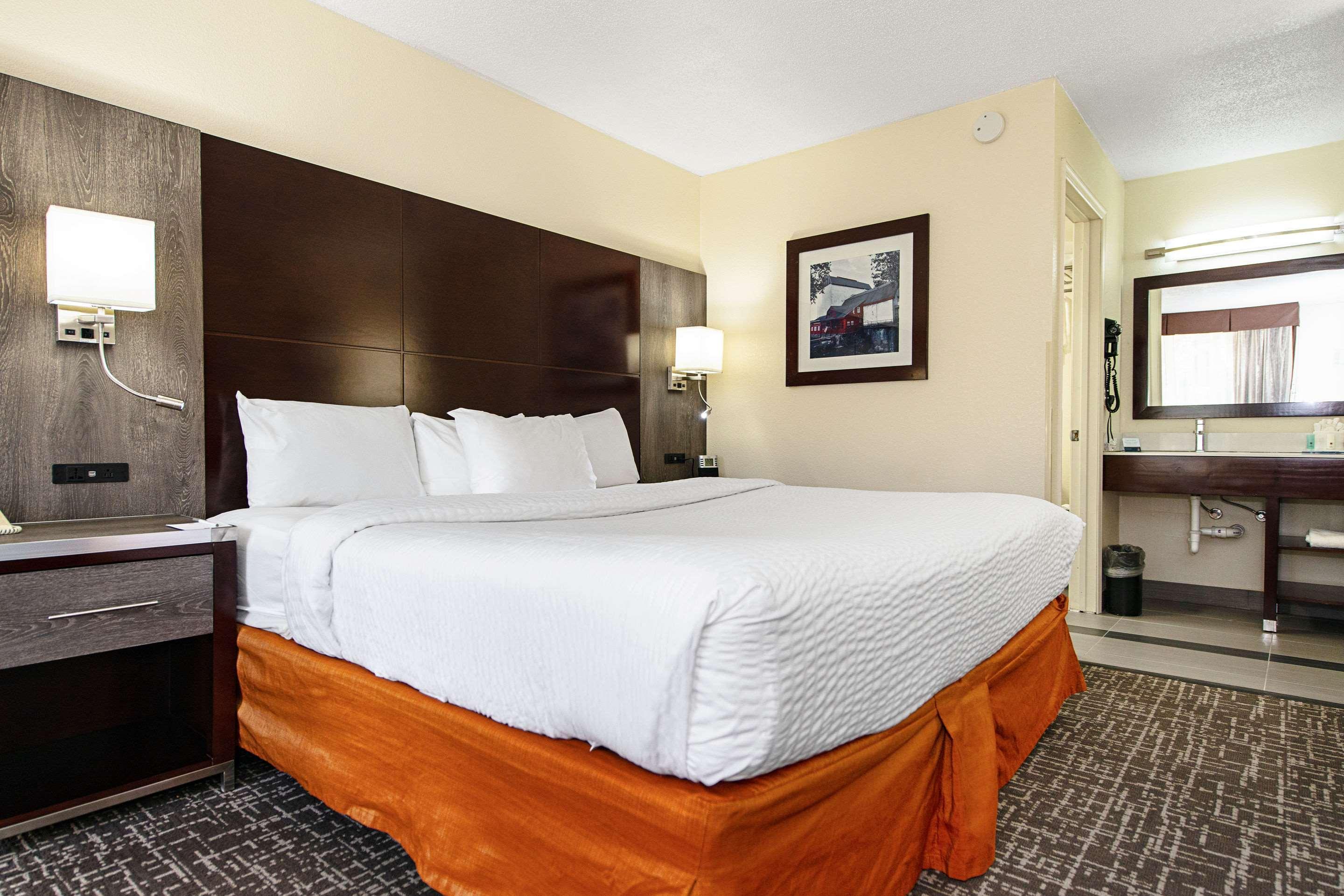 New Hope Inn & Suites ภายนอก รูปภาพ