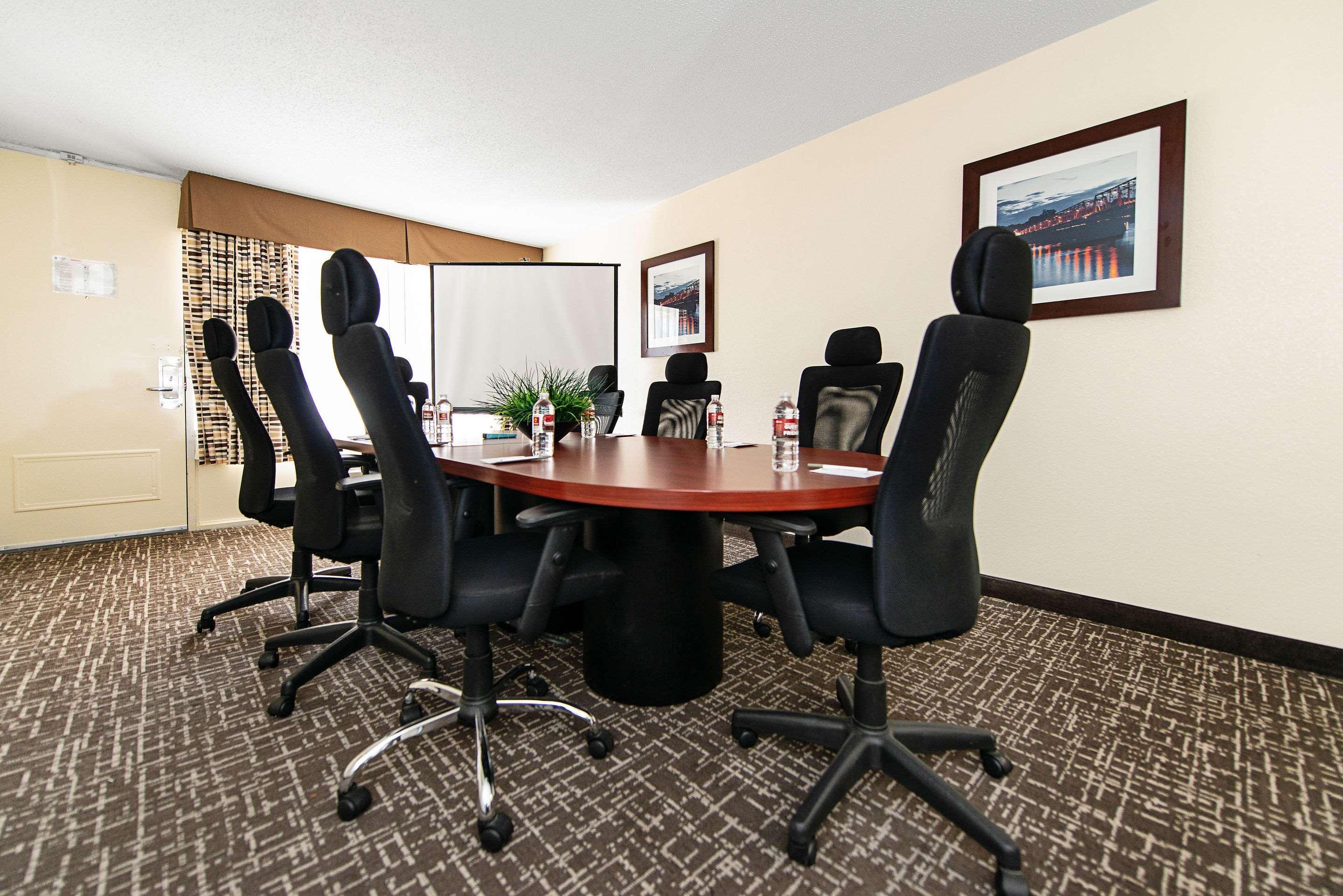 New Hope Inn & Suites ภายนอก รูปภาพ