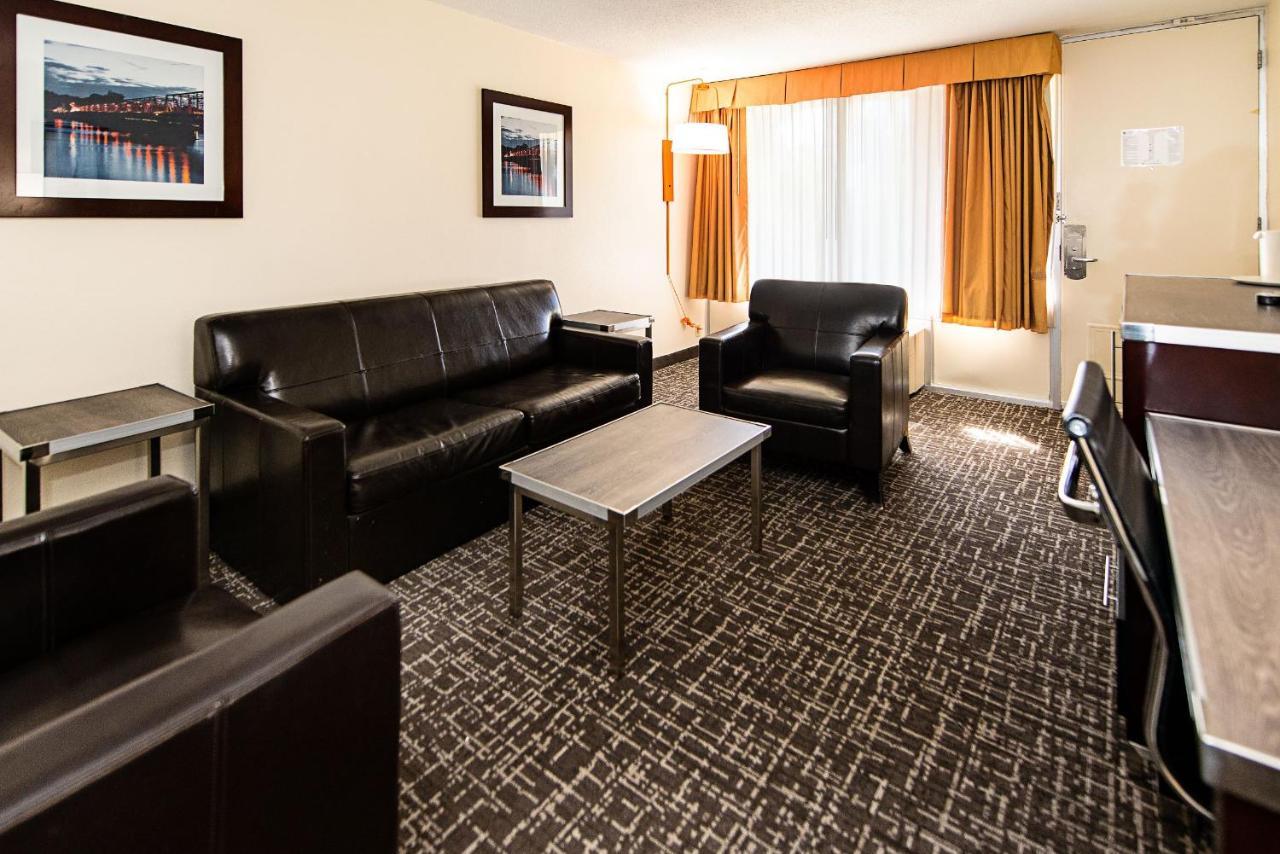 New Hope Inn & Suites ภายนอก รูปภาพ